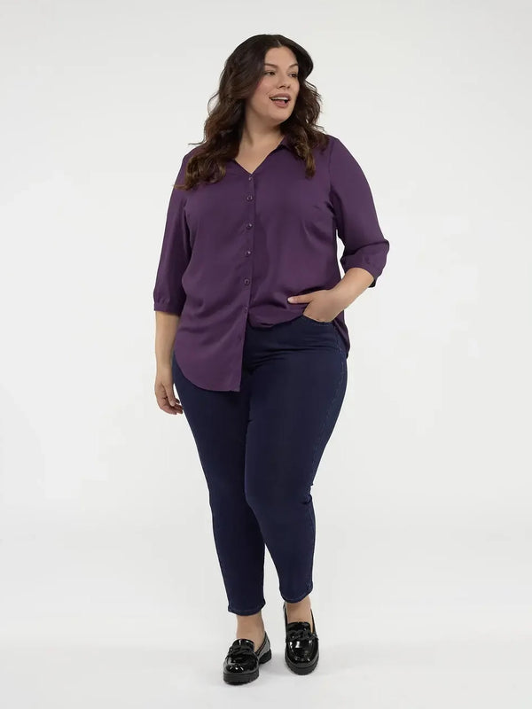 3/4-sleeve semi-fitted blouse with buttons