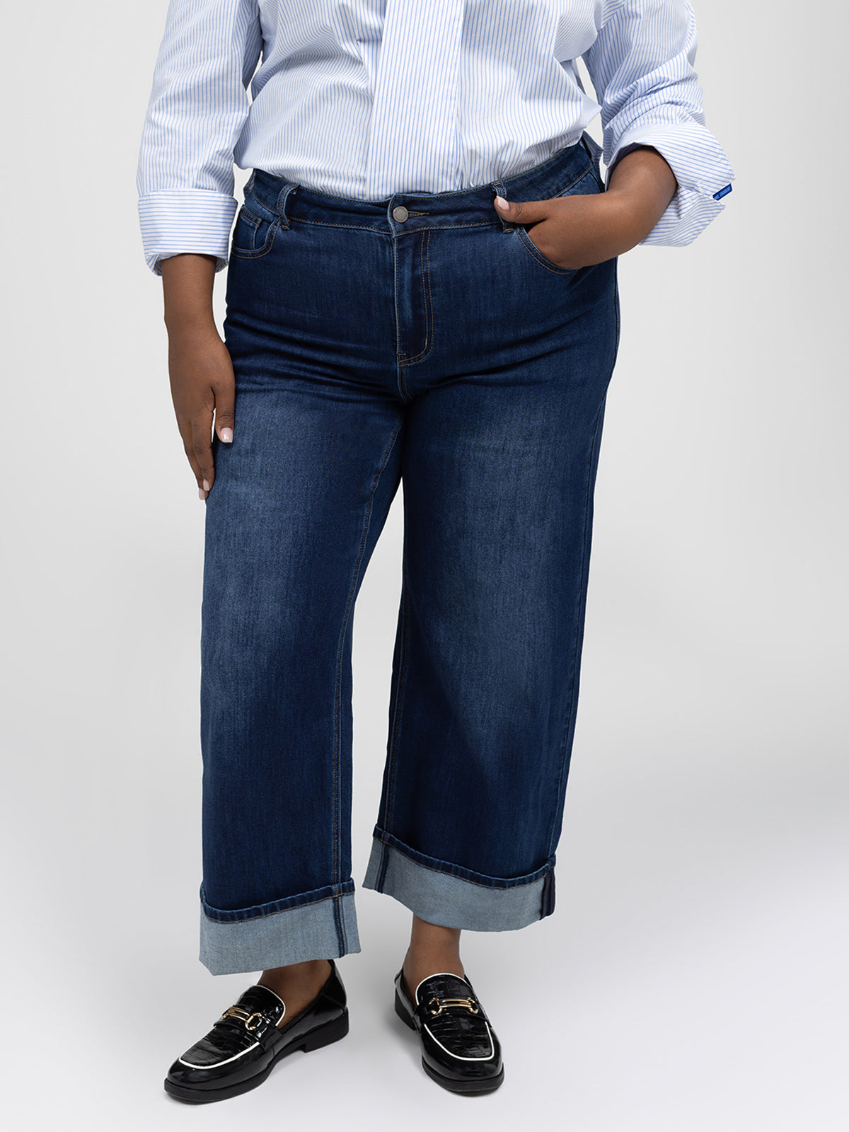 Jean large semi-ajusté
