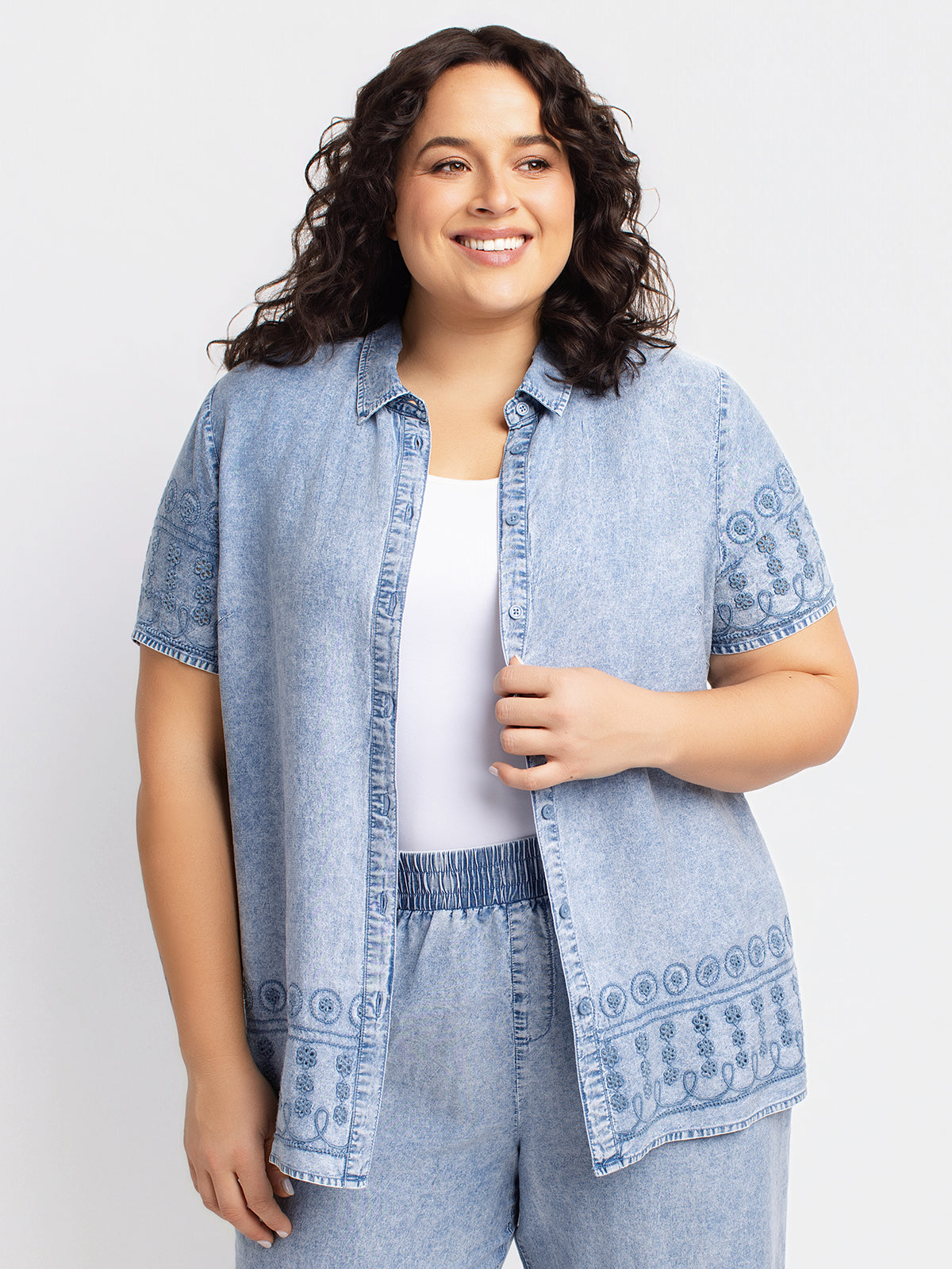 Blouse ample à manches courtes avec boutons