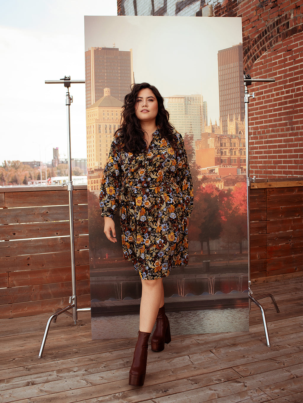 Robe fluide à motifs avec ceinture