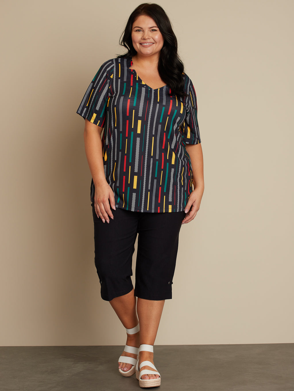 Straight semi-fitted pull-on capri