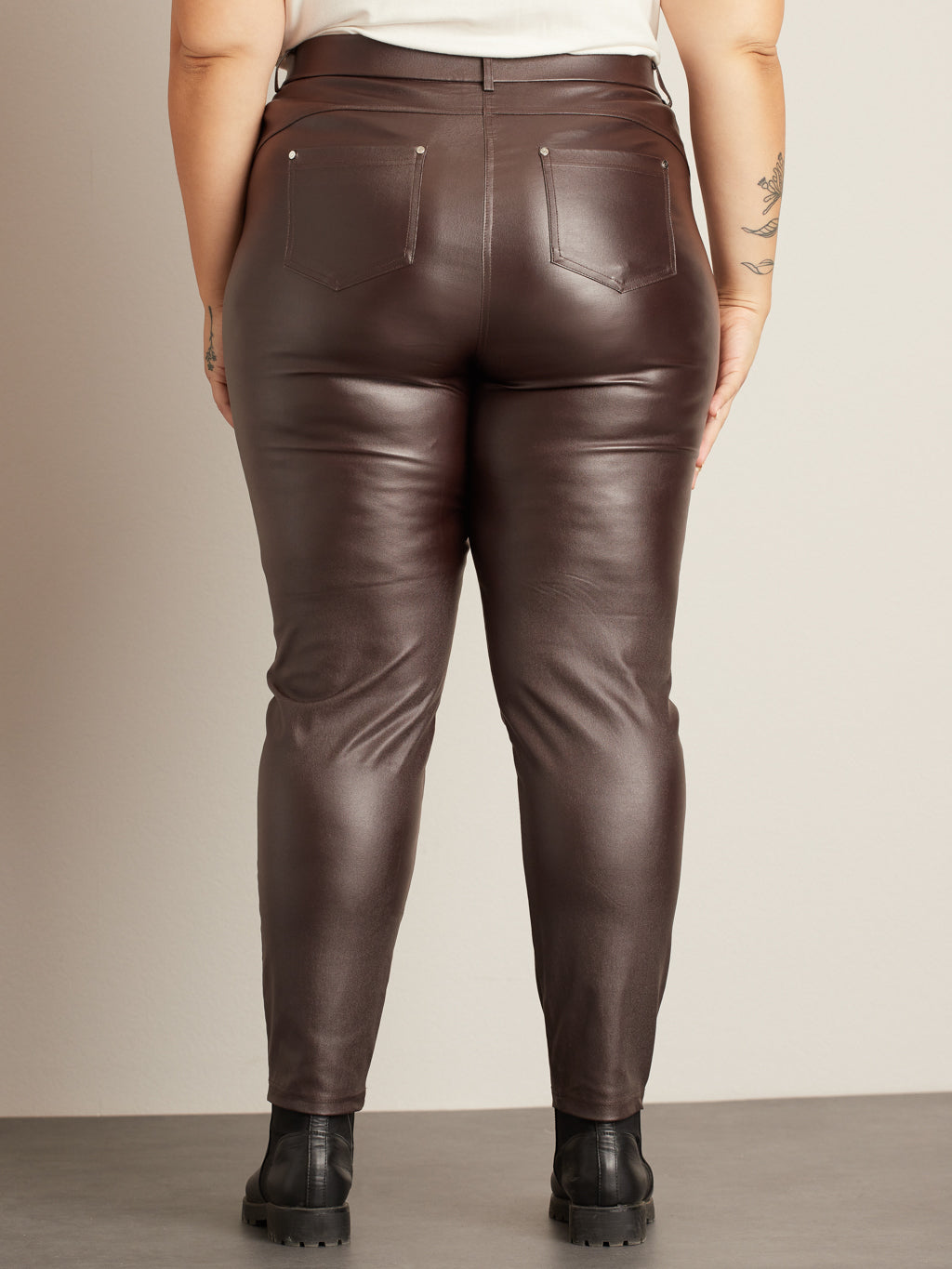 Pantalon ajusté en faux cuir