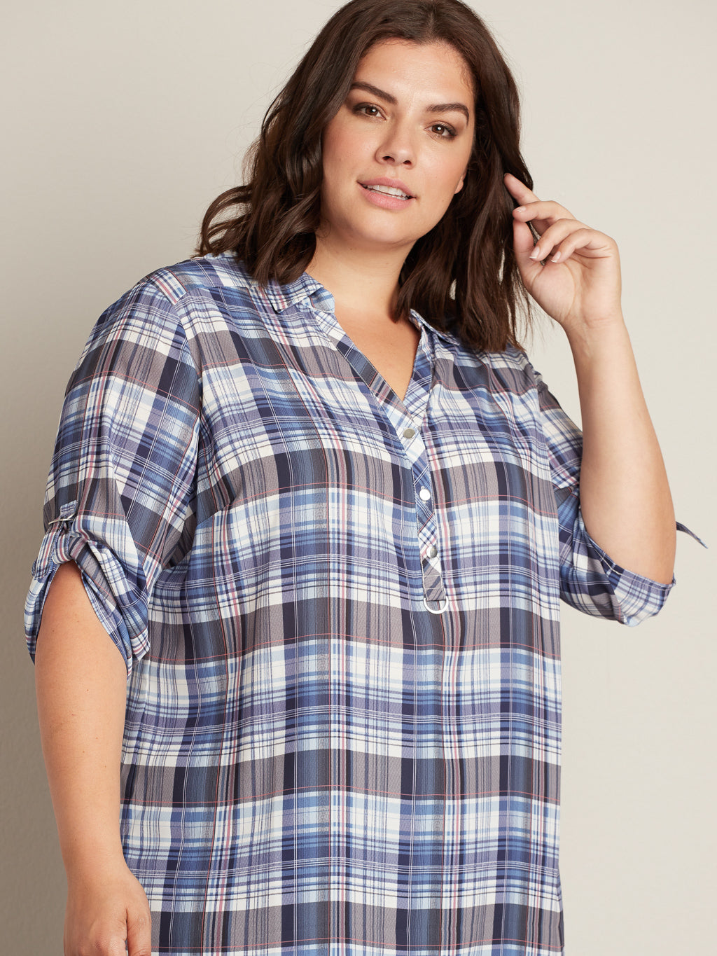 3/4-sleeve semi-fitted blouse