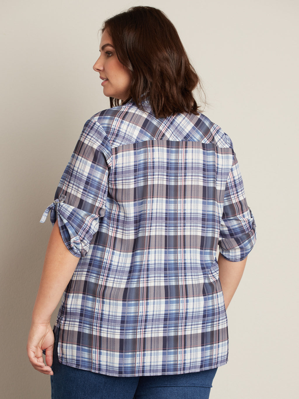 3/4-sleeve semi-fitted blouse