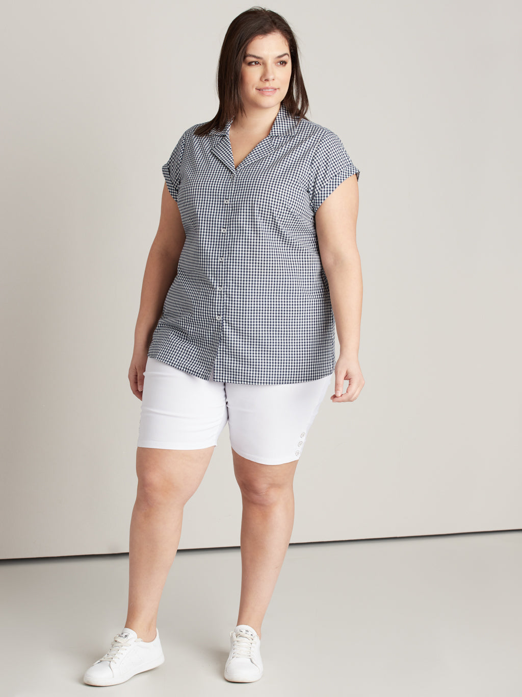 Short-sleeve loose blouse with buttons