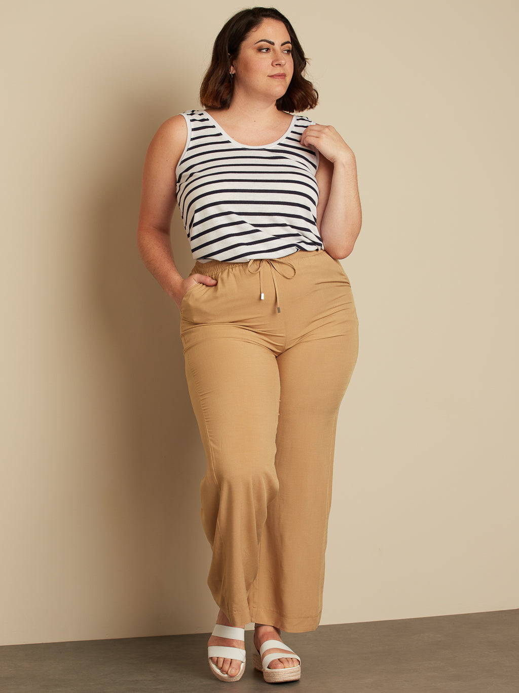 Semi-fitted tank top