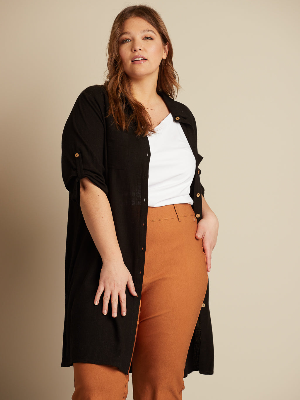 3/4-sleeve semi-fitted tunic with buttons