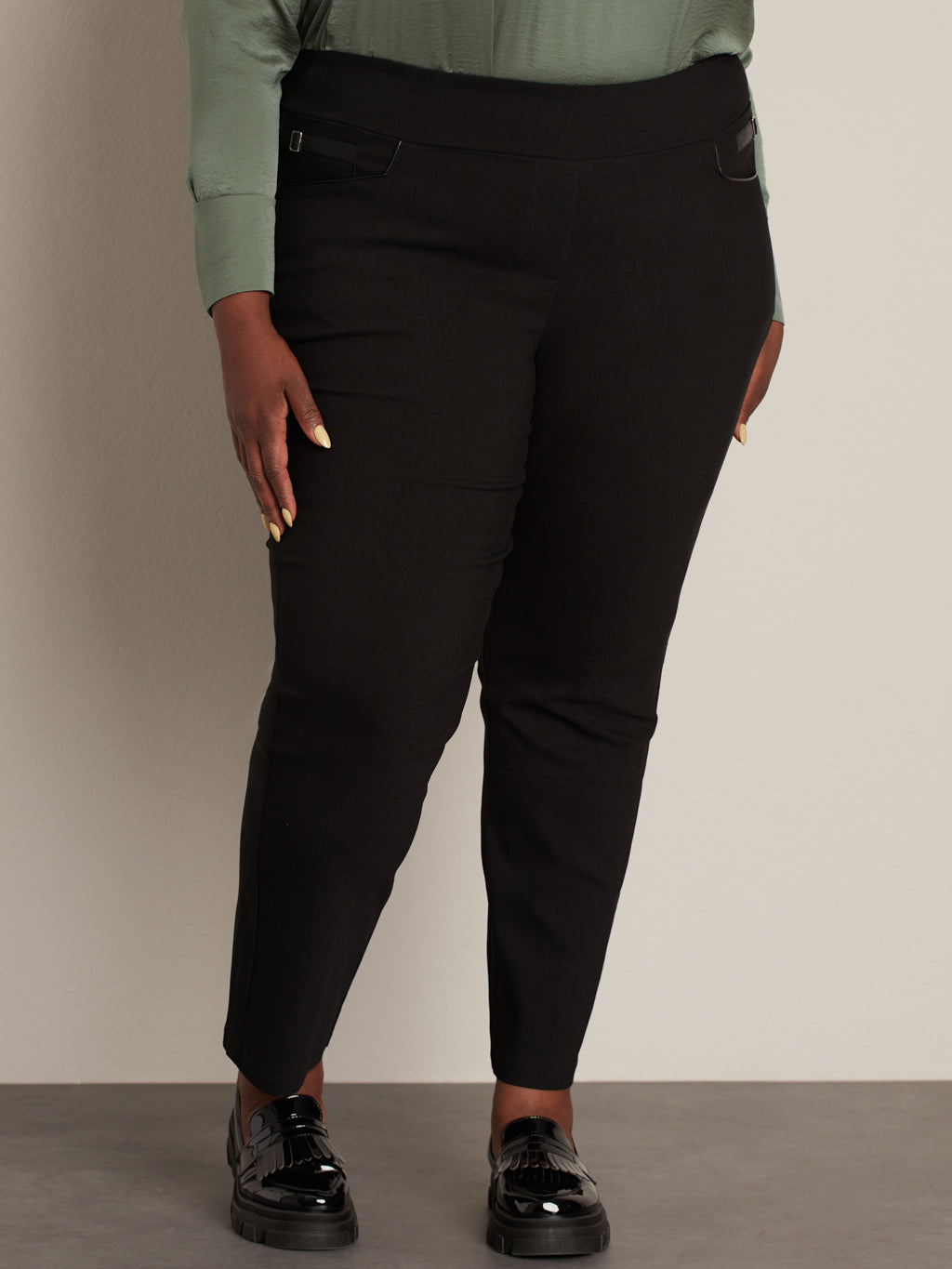 Straight semi-fitted pull-on pant - Petite