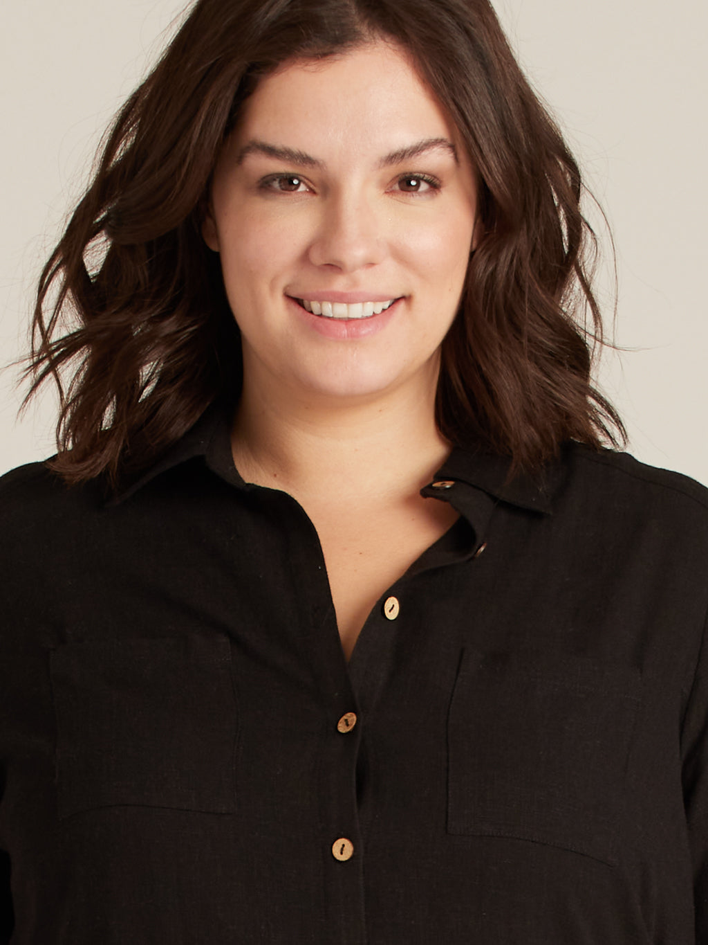 3/4-sleeve semi-fitted tunic with buttons