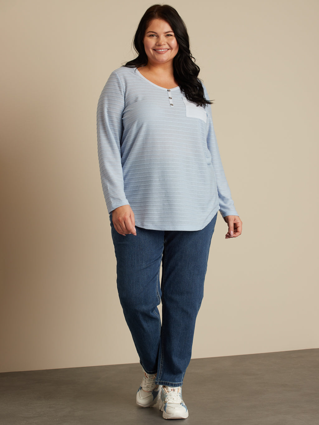 Straight semi-fitted jean