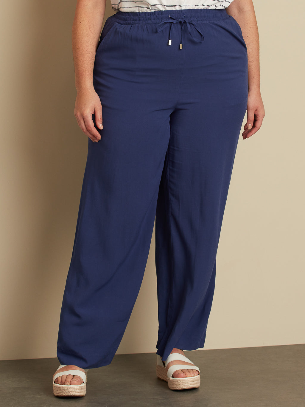 Straight casual pull-on pant