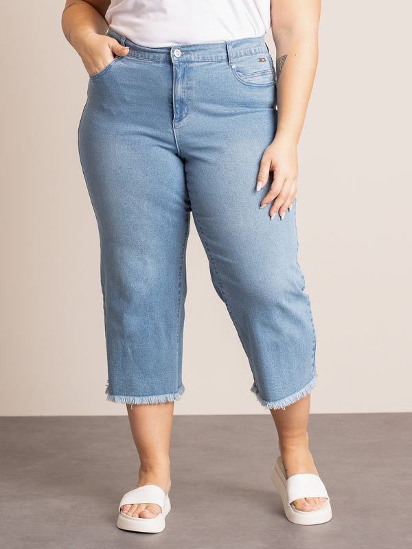 Wide-leg semi-fitted ankle jean