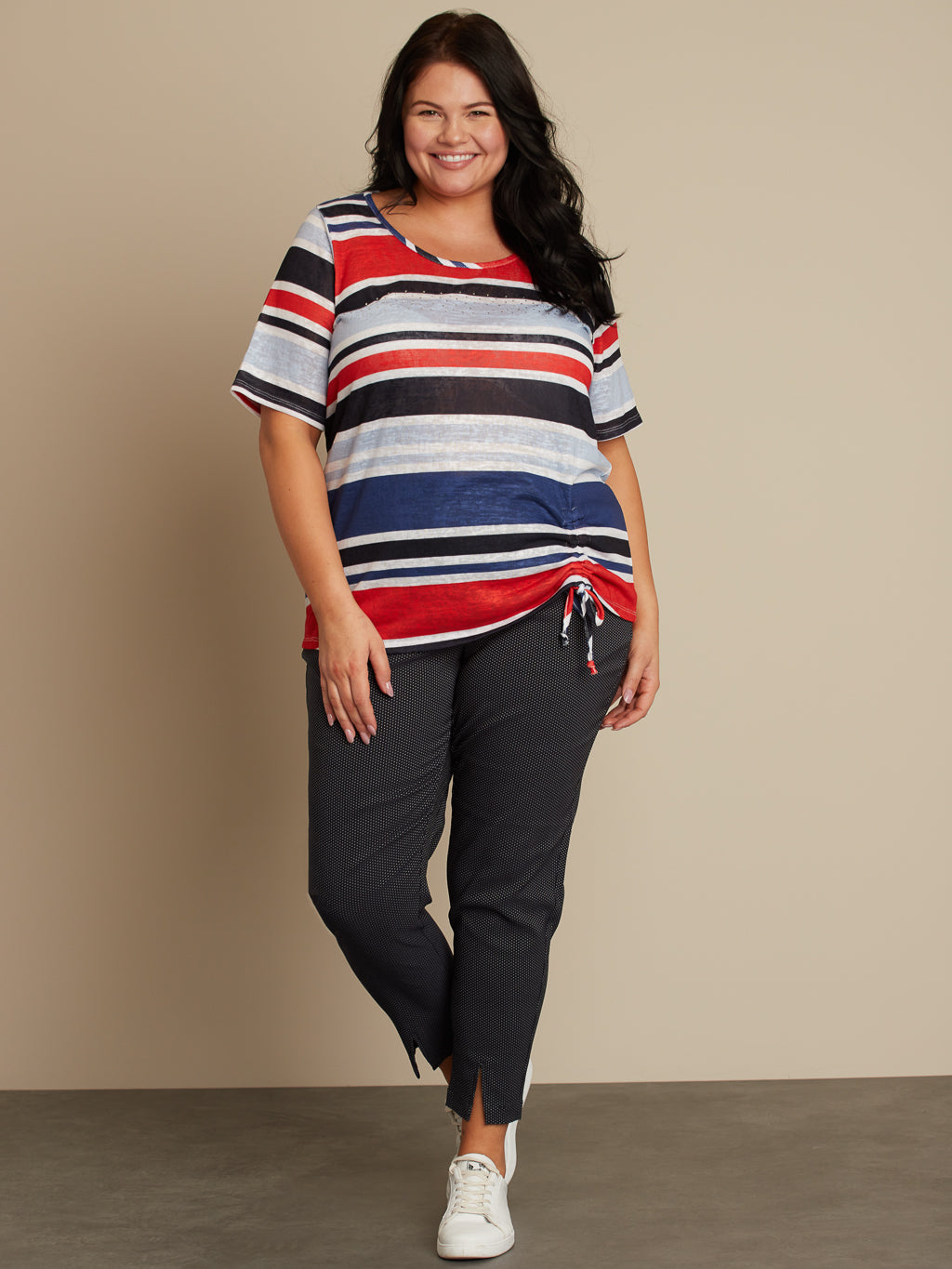 Slim fitted pull-on ankle pant