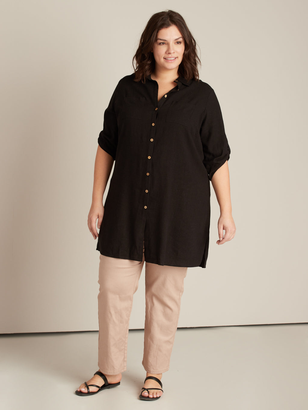 3/4-sleeve semi-fitted tunic with buttons