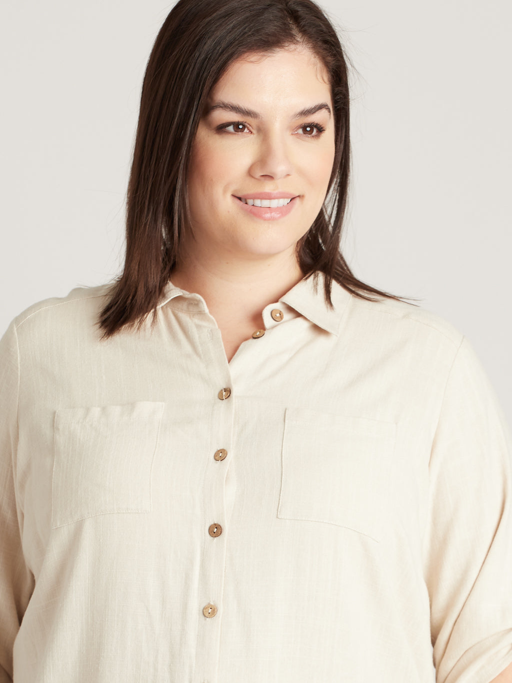 3/4-sleeve semi-fitted tunic with buttons