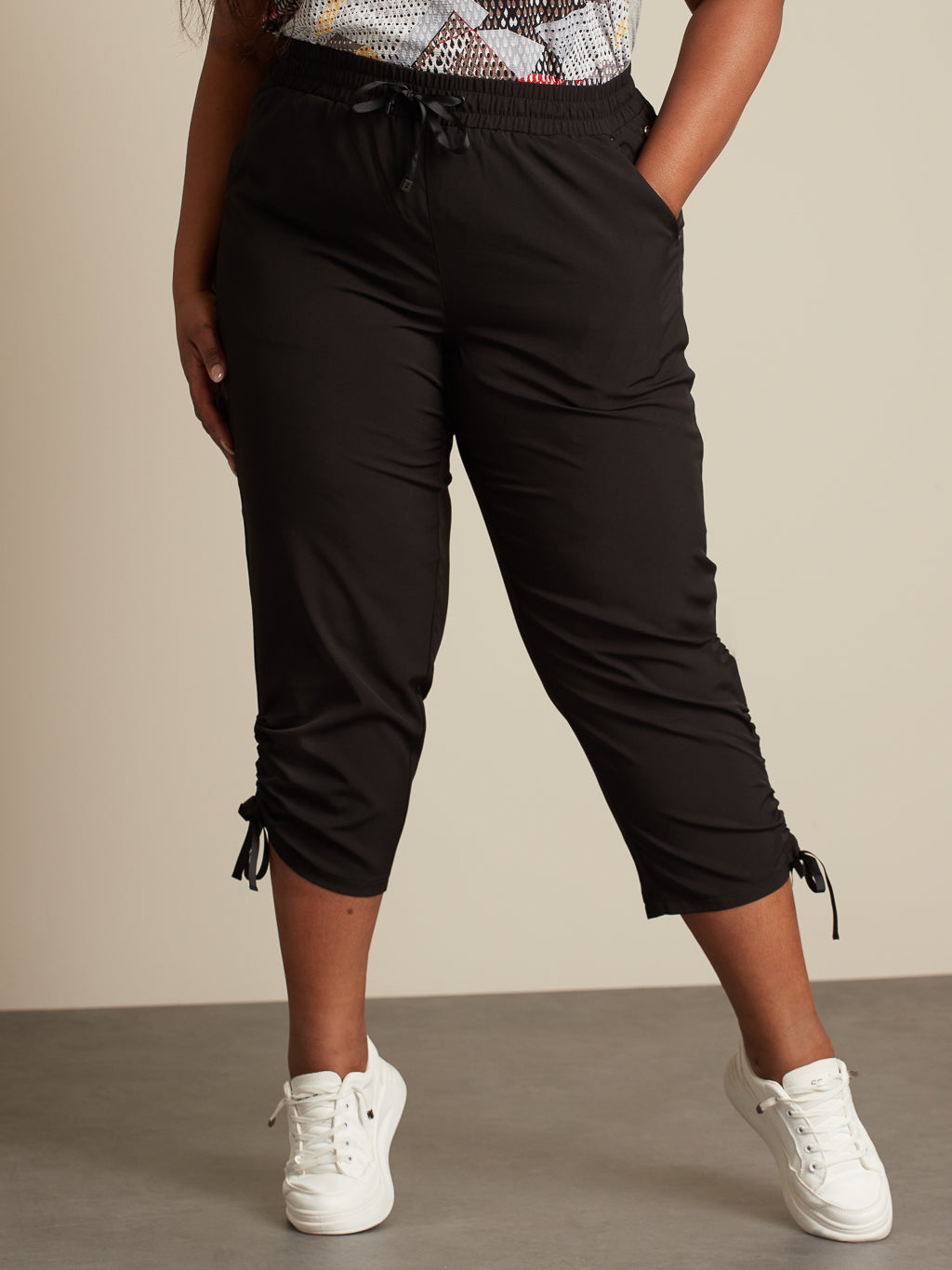 Pantalon 7/8 avec fronces aux ourlets