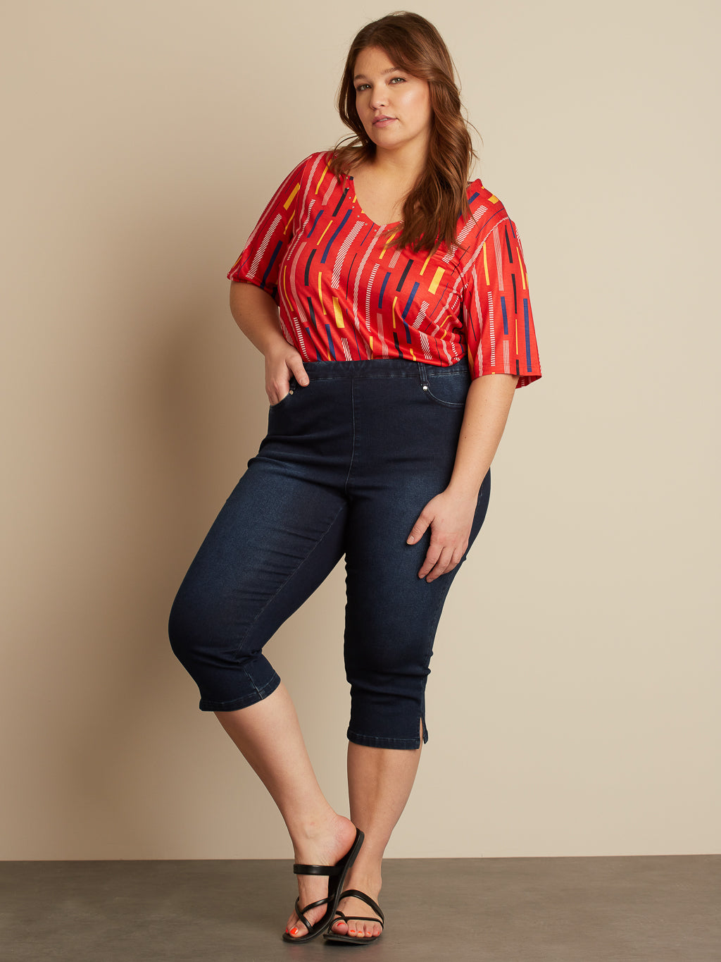 Pull-on skinny denim capri